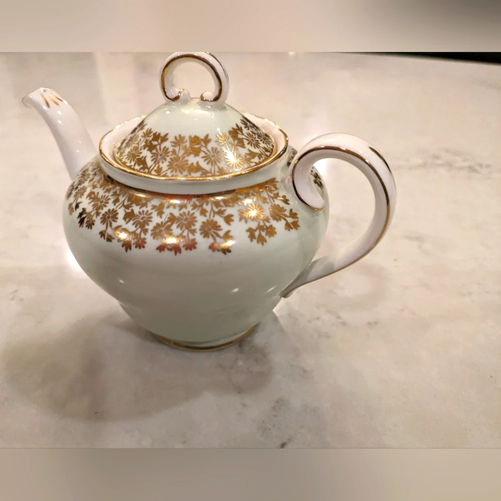 6 Pieces Adderley Teapot, Teacups & Saucer